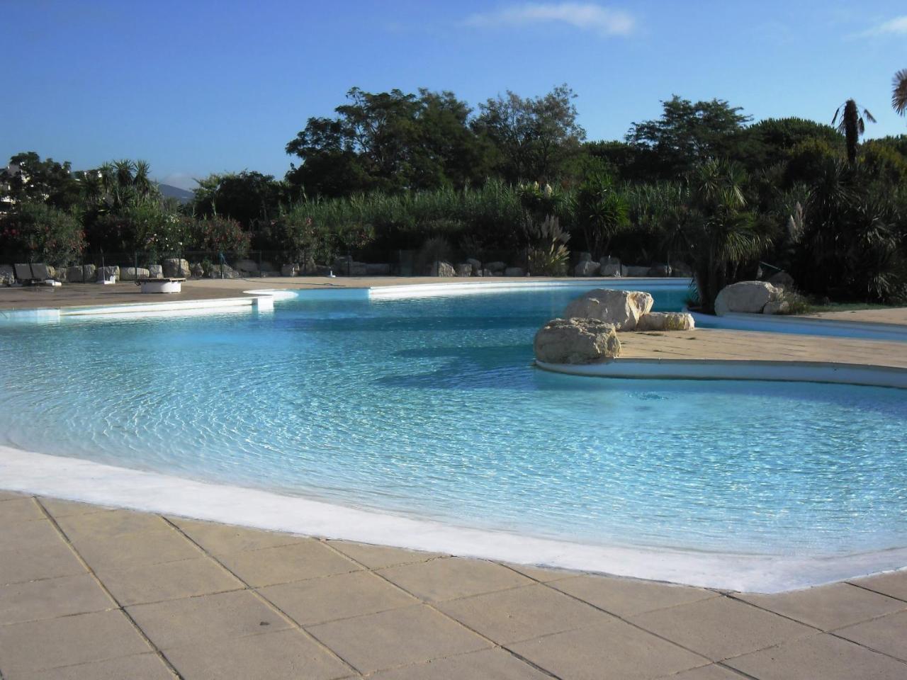 Gasyan - Golfe De St-Tropez - Appartement Aves Acces Plage Dans Residence Avec Piscine Гассен Экстерьер фото